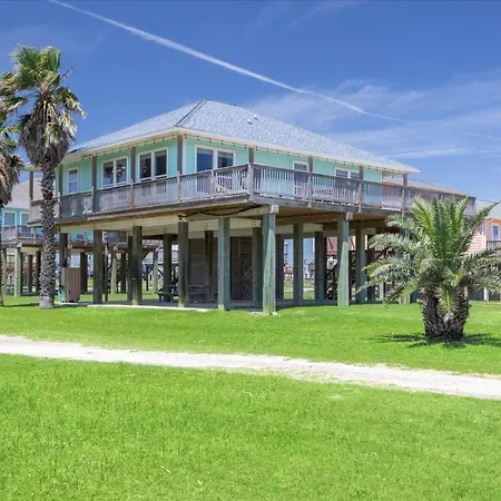 Surfside Retreat - Beautiful Views & Steps From The Beach!